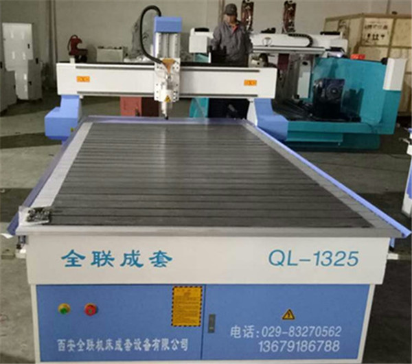 數控雕刻機(ji)