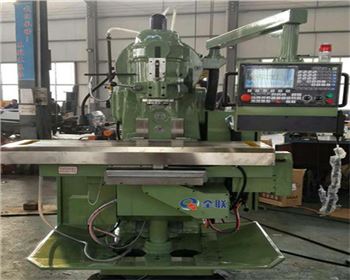 立(lì)式升降(jiàng)台數控(kong)銑床​