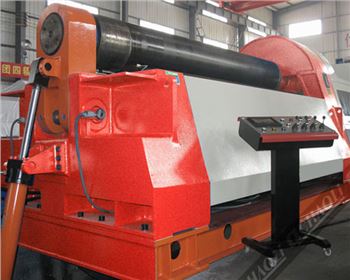 四輥(gun)卷闆機(ji)性能優(yōu)點有哪(nǎ)些？